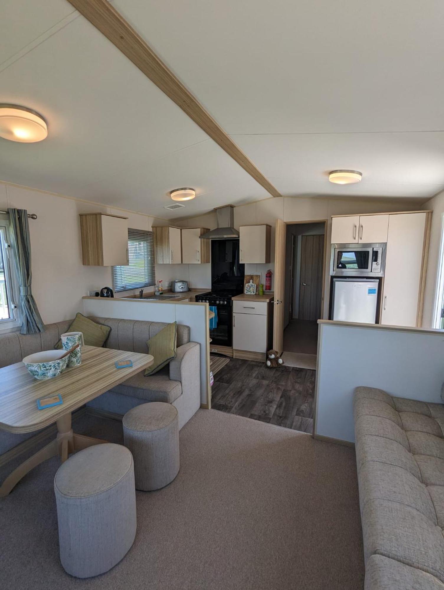 Lovely Bright Modern Caravan Swanage On Peaceful And Tranquil Holiday Park Eksteriør bilde